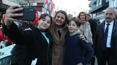 İzmit Belediyesi tarafından organize edilen toplu iftar programı, Alikahya Atat&uuml;rk