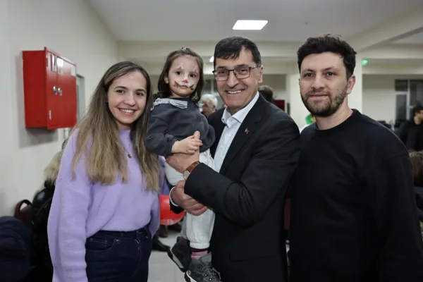 K&uuml;tahya Belediye Başkanı Ey&uuml;p Kahveci ve vatandaşlar, &ldquo;Bu Ramazan Biz