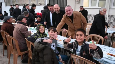Karacabey Belediye Başkanı Fatih Karabatı, Gazi Mahallesi&rsquo;nde hayırseverlerin katkılarıyla d&uuml;zenlenen