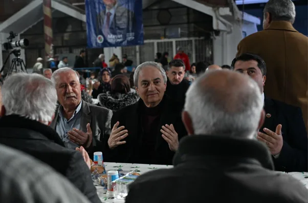 Kepez Belediye Başkanı Mesut Kocag&ouml;z, her iki mahallede d&uuml;zenlenen iftar