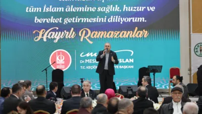 Ke&ccedil;i&ouml;ren Belediye Başkanı Mesut &Ouml;zarslan, Mevlana K&uuml;lt&uuml;r Merkezi&rsquo;nde d&uuml;zenlenen iftar