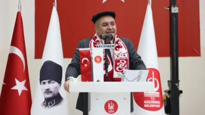 Keçiören Belediye Başkanı Mesut Özarslan, Mevlana Kültür Merkezi’nde düzenlenen iftar