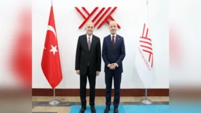 G&ouml;r&uuml;şmede, hastanedeki ihtiya&ccedil;ların giderilmesine y&ouml;nelik değerlendirmeler yapıldı. Başkan &Ouml;zl&uuml;, ziyaretin