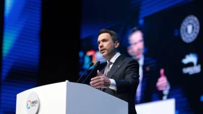 Enerji ve Tabii Kaynaklar Bakanı Alparslan Bayraktar, T&uuml;rkiye'nin i&ccedil;inde bulunduğu