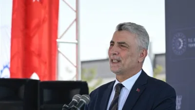 Bakanlıktan yapılan a&ccedil;ıklamaya g&ouml;re, Bakan Bolat, b&uuml;y&uuml;me oranının Orta Vadeli