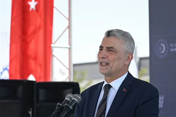 Bakanlıktan yapılan a&ccedil;ıklamaya g&ouml;re, Bakan Bolat, b&uuml;y&uuml;me oranının Orta Vadeli