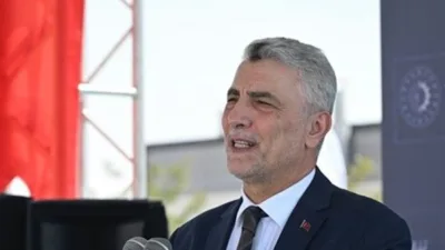 Ticaret Bakanı Bolat, İstanbul’da TÜMBİR tarafından düzenlenen iftar programına katıldı.