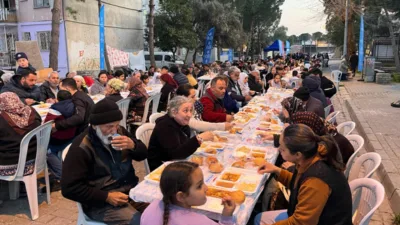 Aydın B&uuml;y&uuml;kşehir Belediyesi&rsquo;nin iftar sofraları bug&uuml;n de Efeler il&ccedil;esinde Atat&uuml;rk