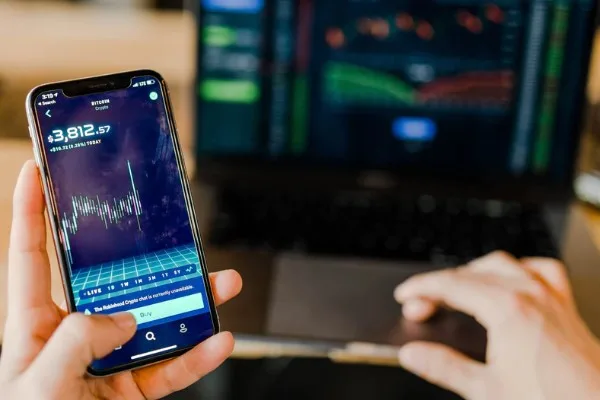 Ahlatcı Yatırım'ın raporunda,&nbsp;bu sabah CDS'in 238,51 bandında seyrettiği belirtildi. Borsa