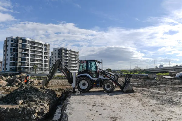 Çiğli Ataşehir Mahallesi ile Atatürk Organize Sanayi Bölgesi’ni (AOSB) dere