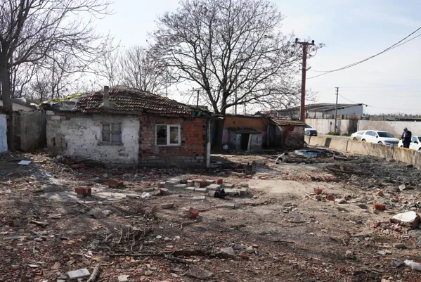 Hıdırağa Mahallesi, Ahmet Taner Kışlalı Caddesi &uuml;zerinde bulunan ve &ccedil;evre