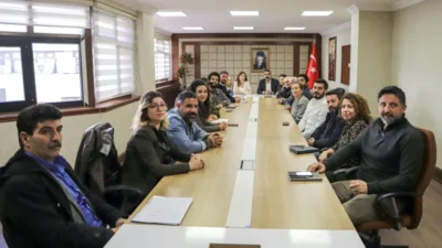 Diyarbakır B&uuml;y&uuml;kşehir Belediyesi Eş Başkanları Serra Bucak ve Doğan Hatun,