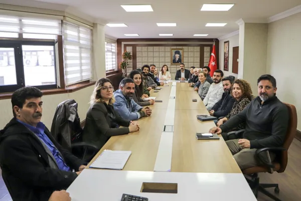 Diyarbakır B&uuml;y&uuml;kşehir Belediyesi Eş Başkanları Serra Bucak ve Doğan Hatun,