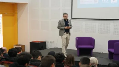 D&uuml;zce Belediyesi Bilim Merkezi, lise &ouml;ğrencilerine y&ouml;nelik &ldquo;Dronların İnsanlık Yararına