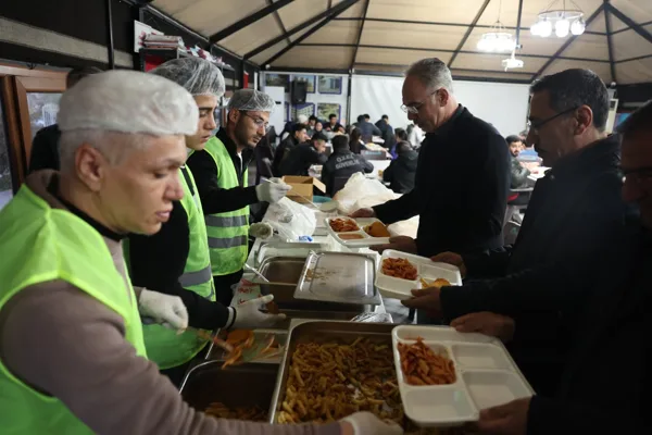 Eyyübiye Belediyesi, ramazan ayı boyunca Yenice ve Haleplibahçe’de kurduğu ramazan