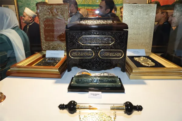 Gaziantep B&uuml;y&uuml;kşehir Belediyesi ev sahipliğinde d&uuml;zenlenen Mukaddes Emanetler Sergisi, B&uuml;y&uuml;kşehir
