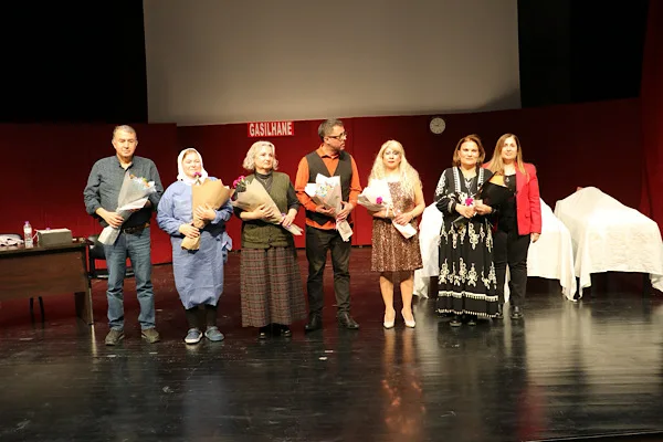 Uluslararası Akdeniz Tiyatro Ödülleri’nde 2025 yılında “Uluslararası Hizmet Ödülü”ne layık