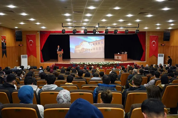 Giresun Cumhuriyet Başsavcılığı&nbsp;ile&nbsp;Giresun &Uuml;niversitesi&nbsp;iş birliğinde, gen&ccedil;leri dijital d&uuml;nyadaki riskler ve