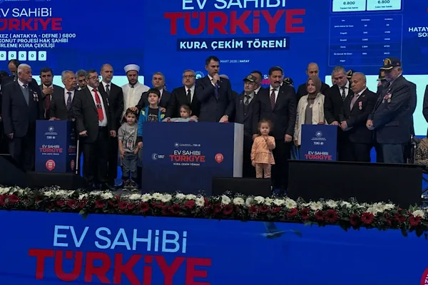 Hatay’da gerçekleştirilen kura çekimi programına Çevre, Şehircilik ve İklim Değişikliği