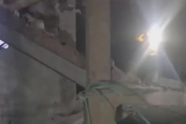 CCTV’nin haberine göre; İran füzelerinin enkazının Suriye’nin güneyindeki yerleşim yerlerine