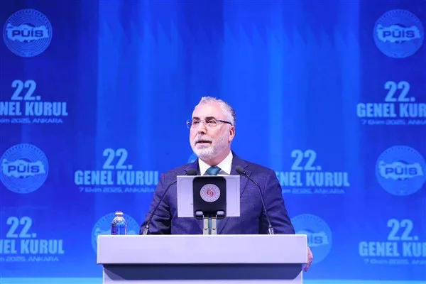 &Ccedil;alışma ve Sosyal G&uuml;venlik Bakanı Işıkhan,&nbsp;İstanbul &Ccedil;ekmek&ouml;y&rsquo;de g&ouml;revi esnasında saldırı