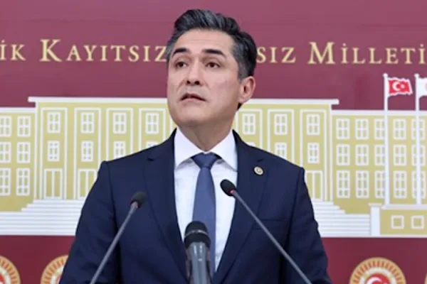 İYİ Parti S&ouml;zc&uuml;s&uuml;&nbsp;Kavuncu, partisinin İstanbul İl Başkanlığı&rsquo;nda d&uuml;zenlediği basın toplantısında
