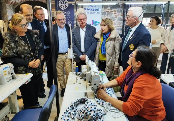 İzmir Büyükşehir Belediyesi’nin, İzmir’de yaşayan ve dikişe ilgi duyan kadınların