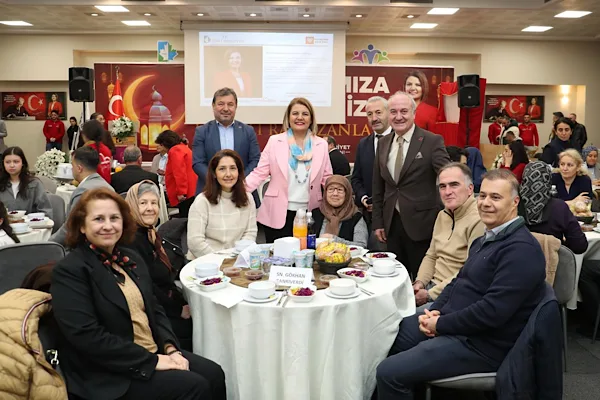 Programa İzmit Belediye Başkanı&nbsp;Fatma Kaplan H&uuml;rriyet, Cumhuriyet Halk Partisi (CHP)