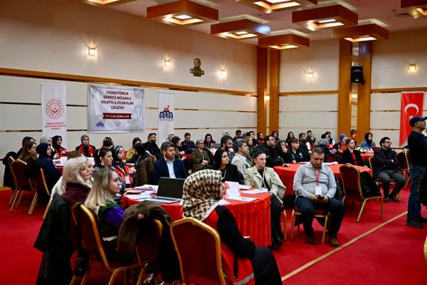 Nikah Sarayı’nda gerçekleştirilen çalıştaya; Malatya Valisi Seddar Yavuz’un yanı sıra;