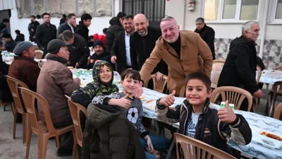Karacabey&rsquo;de Ramazan ayı etkinlikleri kapsamında Gazi Mahallesi Mustafakemalpaşalılar Derneği &ouml;n&uuml;nde