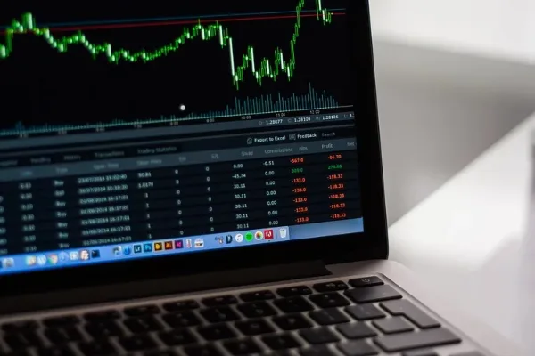 Gedik Yatırım’ın analizine göre, dolar ve petrol fiyatlarındaki geri çekilme,