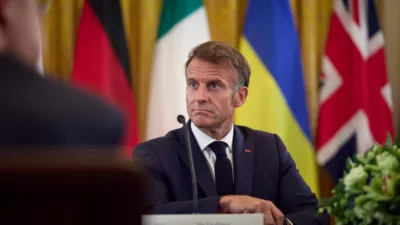 Fransa Cumhurbaşkanı Emmanuel Macron, Irak Başbakanı Muhammed Şiya es-Sudani ile