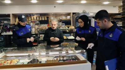 Belediyeden yapılan açıklamaya göre, zabıta ekipleri, özellikle Zümrütevler Mahallesi’nde hijyen,