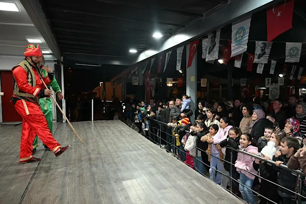 Manisa’da Ramazan ayı kapsamında Demirci ilçesinde iftar programı düzenlendi. Programa