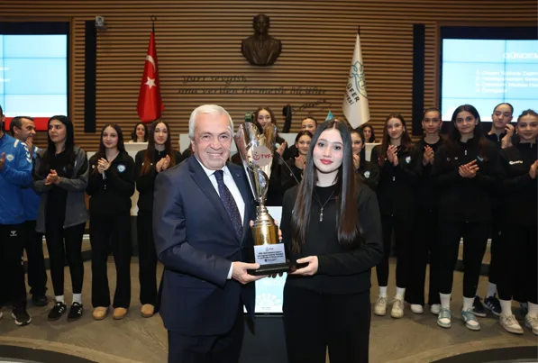 Nilüfer Belediyespor Kadın Voleybol Takımı, altyapıdan yetişen sporcularıyla 2. Lig