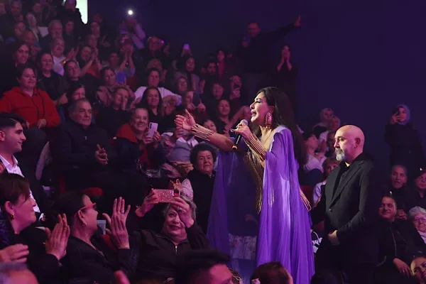 Didim Atatürk Kültür Merkezi’nde gerçekleştirilen konsere vatandaşlar ilgi gösterdi.  Nükhet