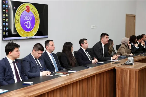 Valilik toplantı salonunda düzenlenen toplantıya Vali Yardımcısı Ayhan Durmuş, ilçe