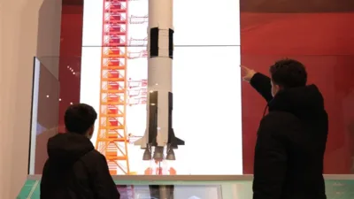 Rehberler eşliğinde gerçekleştirilen gezi kapsamında öğrenciler, GUHEM bünyesinde yer alan