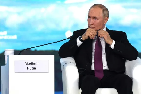 Rusya Devlet Başkanı Putin, İran Devlet Başkanı Mesud Pezeşkian ile