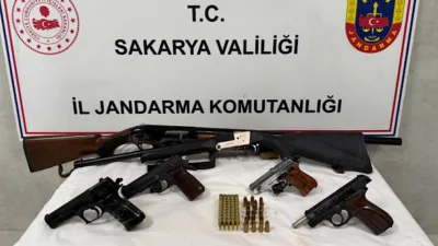 Sakarya İl Jandarma Komutanlığı&nbsp;ekiplerince, silah ticareti yaptığı tespit edilen ş&uuml;phelilere