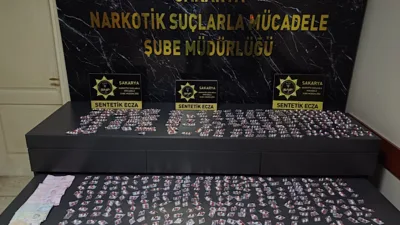 Sakarya Cumhuriyet Başsavcılığı&nbsp;koordinesinde,&nbsp;Sakarya İl Emniyet M&uuml;d&uuml;rl&uuml;ğ&uuml;&nbsp;ekiplerince y&uuml;r&uuml;t&uuml;len &ccedil;alışmalar kapsamında&nbsp;Erenler&nbsp;ve&nbsp;Karasu&nbsp;il&ccedil;elerinde iki