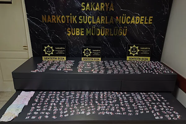 Sakarya Cumhuriyet Başsavcılığı&nbsp;koordinesinde,&nbsp;Sakarya İl Emniyet M&uuml;d&uuml;rl&uuml;ğ&uuml;&nbsp;ekiplerince y&uuml;r&uuml;t&uuml;len &ccedil;alışmalar kapsamında&nbsp;Erenler&nbsp;ve&nbsp;Karasu&nbsp;il&ccedil;elerinde iki