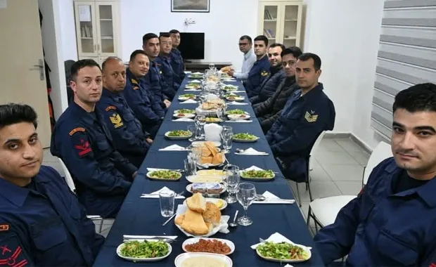 Samandağ Kaymakamı Emre Dündar, Sahil Güvenlik Komutanlığı tarafından düzenlenen iftar