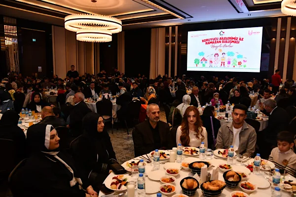 Şanlıurfa&rsquo;da&nbsp;Aile ve Sosyal Hizmetler Bakanlığı&nbsp;İl M&uuml;d&uuml;rl&uuml;ğ&uuml; organizasyonunda ger&ccedil;ekleştirilen iftar programında,&nbsp;Hasan