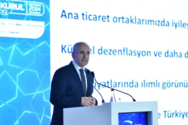 Hazine ve Maliye Bakanı Mehmet Şimşek, küresel jeopolitik gerilimlerin tetiklediği