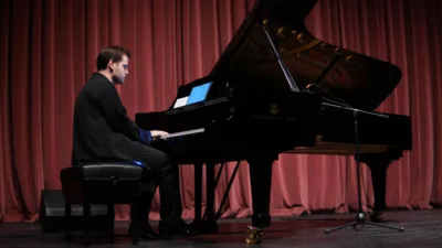 Kabak kemane sanatçısı Özgür Çelik ve piyanist Deniz Kocaman’dan oluşan