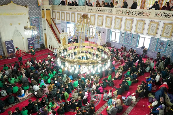 Trabzon'da , Ramazan ayının manevi atmosferini &ccedil;ocuklara yaşatmak amacıyla d&uuml;zenlediği