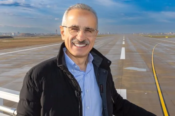 Ulaştırma ve Altyapı Bakanı Abdulkadir Uraloğlu,&nbsp;Orta Doğu hava sahalarındaki gelişmeleri