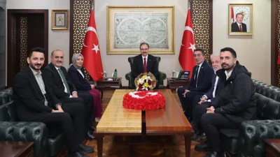 Gerçekleştirilen ziyarette; eczacılık mesleğinin toplum sağlığı açısından taşıdığı sorumluluklar, vatandaşların