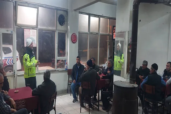 Yenice İl&ccedil;e Jandarma Komutanlığı b&uuml;nyesindeki trafik ekipleri, "Trakt&ouml;r/Otomobil/Motosiklet Kullanımı ve